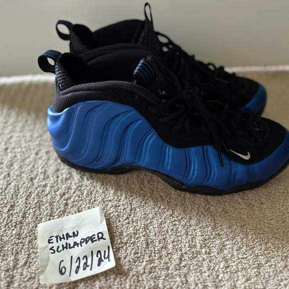 Sneakers - Picture 10 of 16